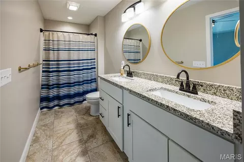 Bath - 829 N Lacey St, Jackson, MO 63755 photo 2 of 3