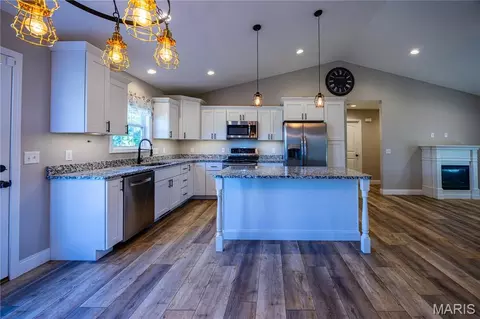 Kitchen - 829 N Lacey St, Jackson, MO 63755 photo 3 of 4