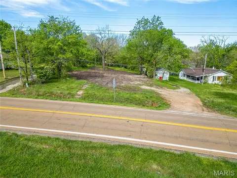 302 S Commercial St, Crocker, MO 65452