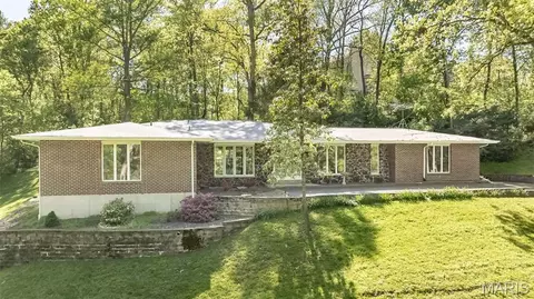 4200 Wincliff Dr, Saint Charles, MO 63304