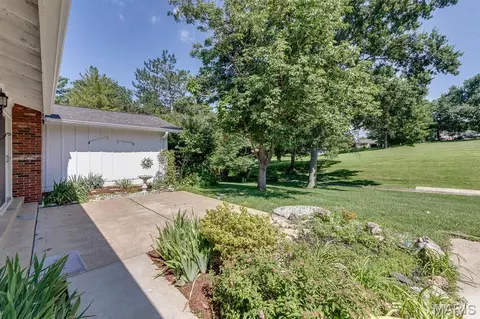 Exterior - 713 Barham Down Dr, Ballwin, MO 63011 photo 5 of 8