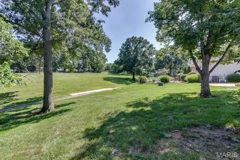 Exterior - 713 Barham Down Dr, Ballwin, MO 63011 photo 8 of 8