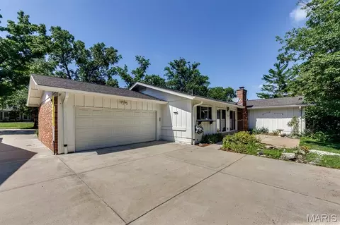 Exterior - 713 Barham Down Dr, Ballwin, MO 63011 photo 2 of 8