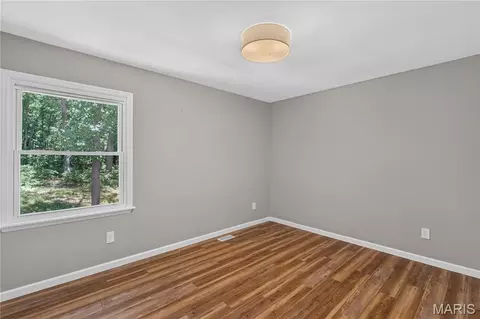 Bedroom - 3365 White Oak School Rd, Eureka, MO 63025 photo 3 of 6