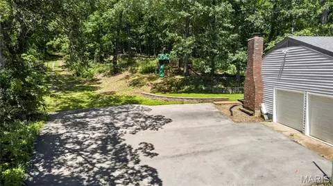 Exterior - 3365 White Oak School Rd, Eureka, MO 63025 photo 5 of 12