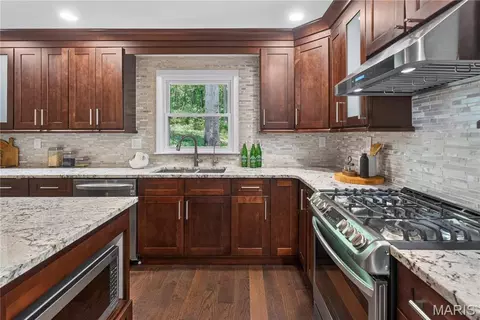 Kitchen - 3365 White Oak School Rd, Eureka, MO 63025 photo 5 of 6