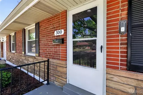 300 Rand Dr, Saint Louis, MO 63135