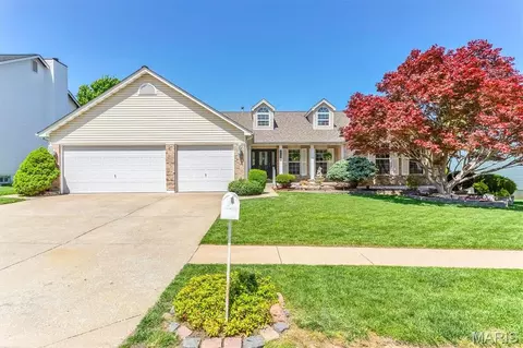 2134 Autumn Wood Dr, Saint Charles, MO 63303