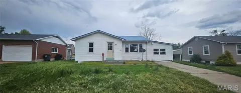 1212 Grand Ave, Perryville, MO 63775