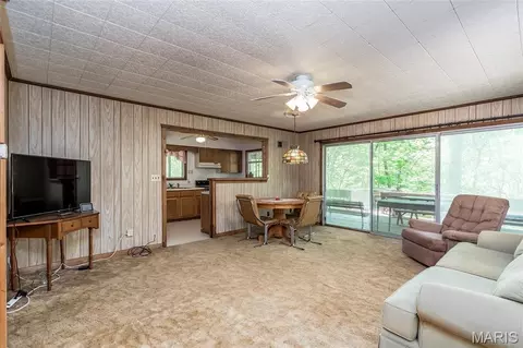 Living - 33 Pawnee Dr, Sullivan, MO 63080 photo 3 of 3
