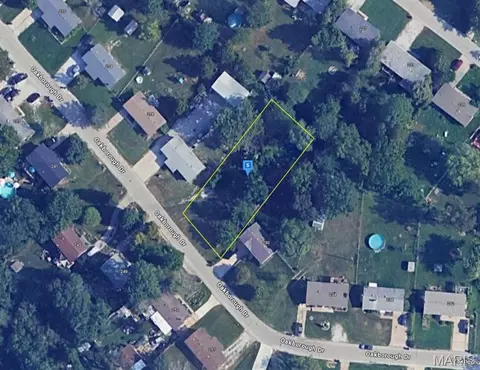 228 Oakborough Dr, Lake Saint Louis, MO 63367