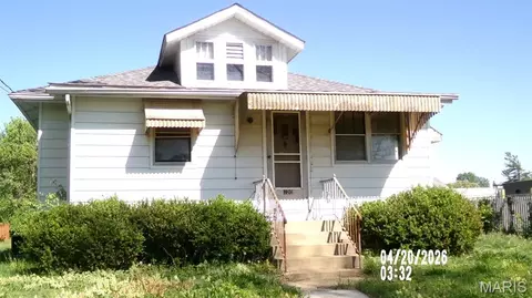 120 N 46th St, Belleville, IL 62226