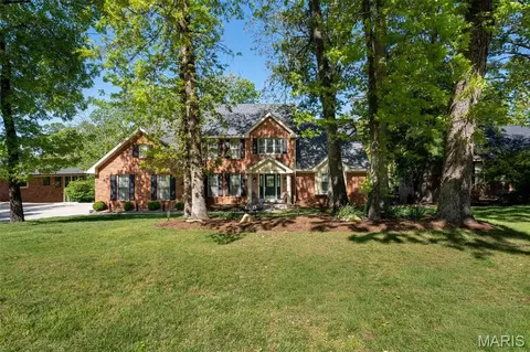 9833 Eagle Hill Ln, Sunset Hills, MO 63127