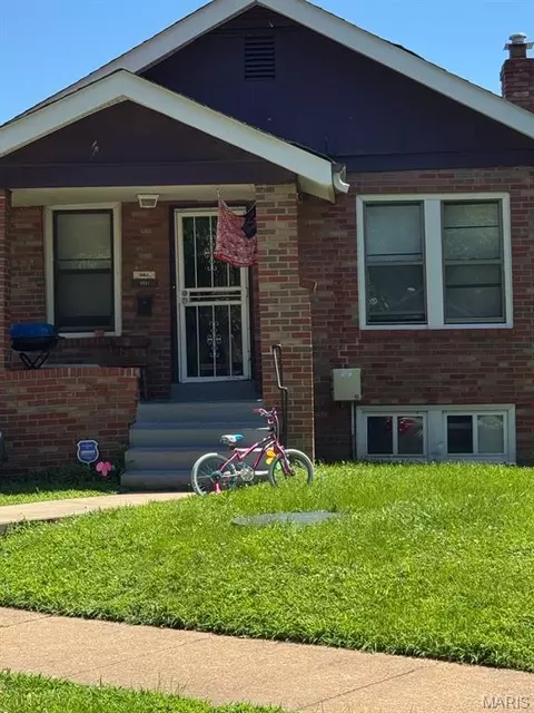 8526 Lowell, Saint Louis, MO 63147