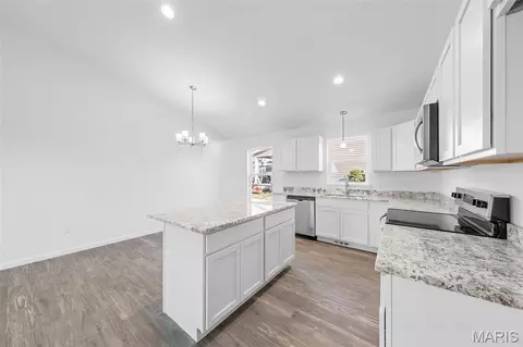 Kitchen - 1007 Samwise St, Wright City, MO 63390 photo 3 of 3