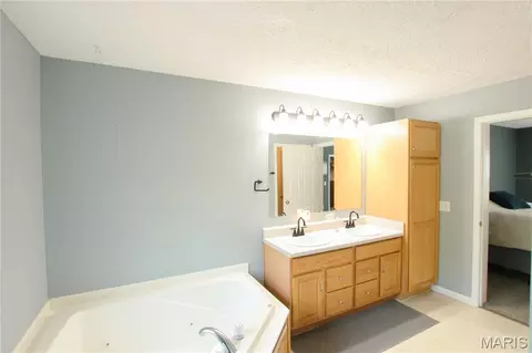Bath - 5294 Farrell Rd, Gerald, MO 63037 photo 1 of 5
