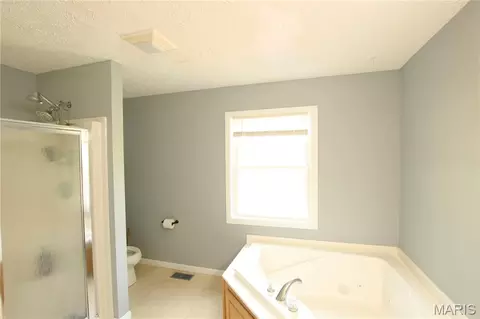 Bath - 5294 Farrell Rd, Gerald, MO 63037 photo 2 of 5
