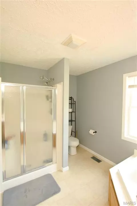 Bath - 5294 Farrell Rd, Gerald, MO 63037 photo 3 of 5