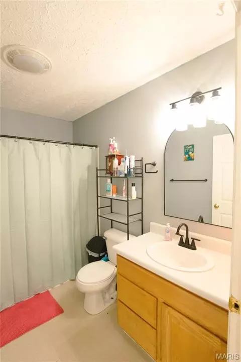 Bath - 5294 Farrell Rd, Gerald, MO 63037 photo 5 of 5