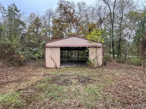 1060 Mill Hill Rd, Saint Clair, MO 63077