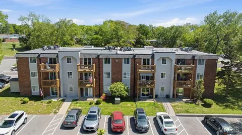 2741 Westphalia Ct #F, Saint Louis, MO 63129