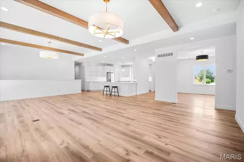 Living - 477 Parkview Ln, Eureka, MO 63025 photo 3 of 6
