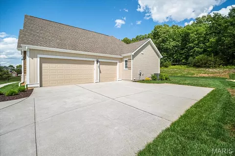 Exterior - 477 Parkview Ln, Eureka, MO 63025 photo 2 of 3