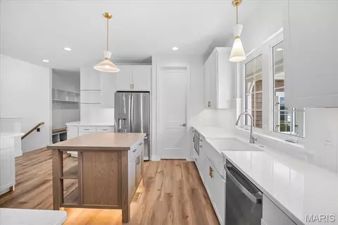 Kitchen - 477 Parkview Ln, Eureka, MO 63025 photo 1 of 2