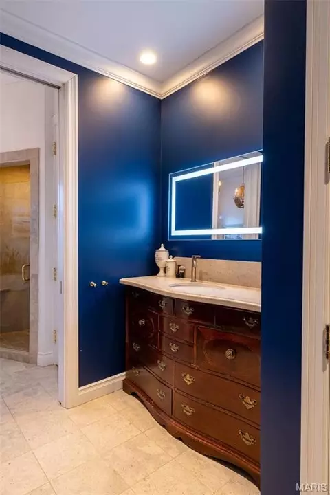 Bath - 7744 Pershing Ave, Clayton, MO 63105 photo 1 of 5