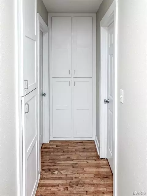 Entry Way - 1043 Edgewood St, Springfield, MO 65807 photo 3 of 3
