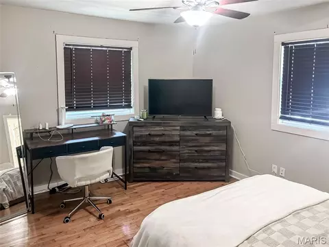 Bedroom - 1043 Edgewood St, Springfield, MO 65807 photo 3 of 9