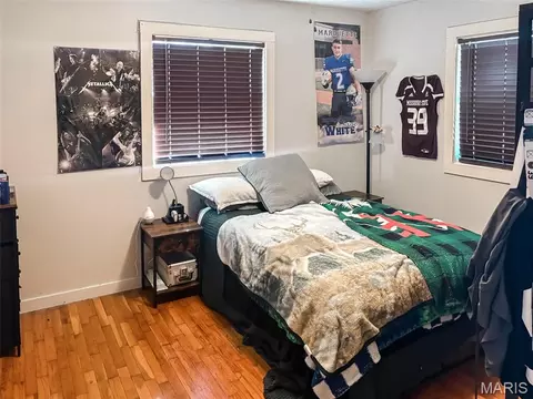 Bedroom - 1043 Edgewood St, Springfield, MO 65807 photo 6 of 9