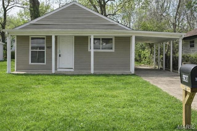 9827 Winkler Dr, Saint Louis, MO 63136
