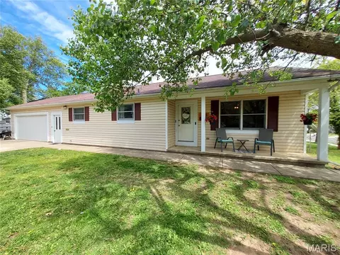 520 S Fifth St, Greenville, IL 62246
