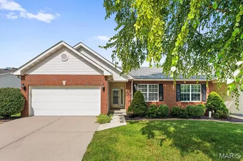 3305 Rand Ln, Swansea, IL 62226