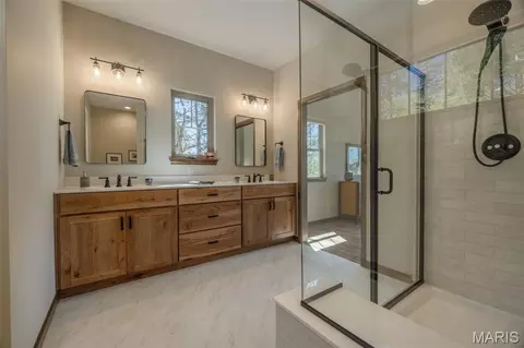 Bath - 2747 Tyrolean Way Dr, Innsbrook, MO 63390 photo 2 of 6