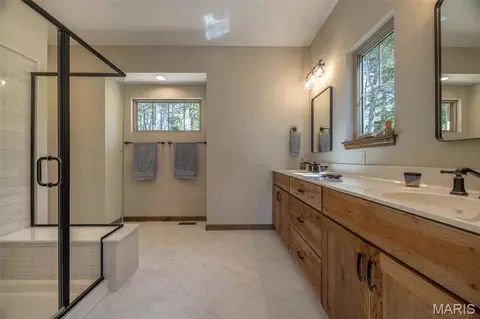 Bath - 2747 Tyrolean Way Dr, Innsbrook, MO 63390 photo 1 of 6
