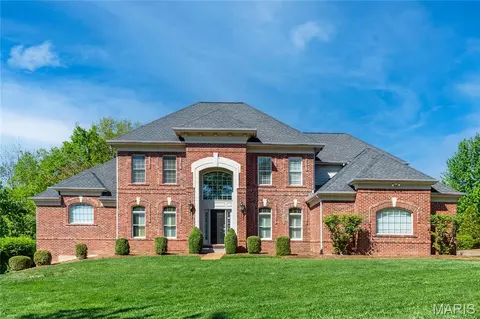 343 Pine Bend Dr, Chesterfield, MO 63005