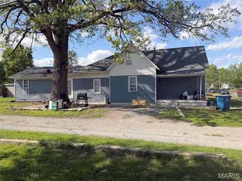 1713 Spruce St, Granite City, IL 62040