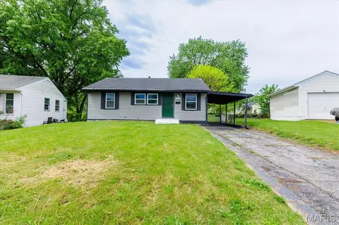 332 Banff Cir, Saint Louis, MO 63137