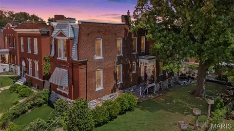 3230 Iowa Ave, Saint Louis, MO 63118