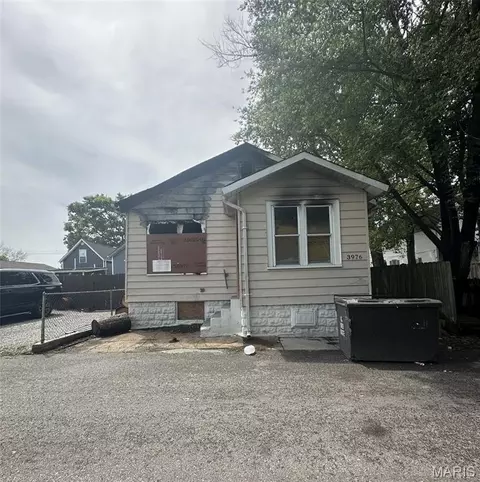 3976 Eichelberger St, Saint Louis, MO 63116