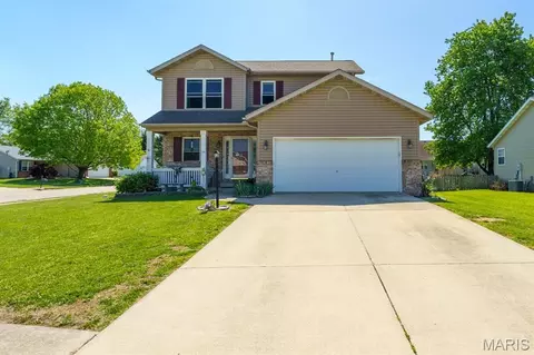 35 Jason Dr, Glen Carbon, IL 62034