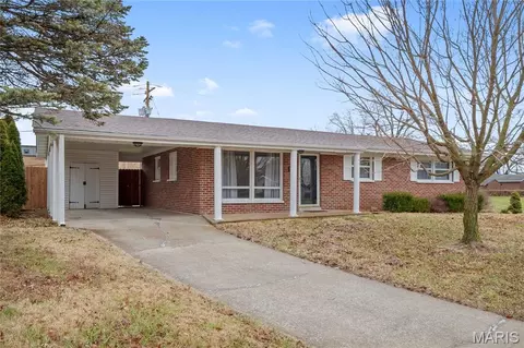 17 Weigela Ct, Swansea, IL 62226