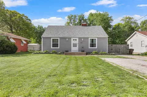 829 Oakdale Dr, East Alton, IL 62024