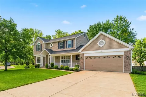 Exterior - 2412 Parkmoor Ct, Ballwin, MO 63021 photo 2 of 10