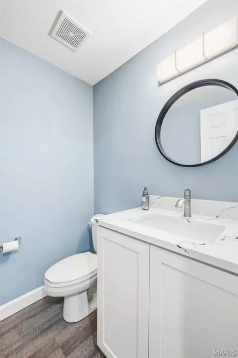Bath - 2412 Parkmoor Ct, Ballwin, MO 63021 photo 7 of 7