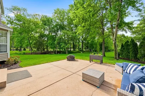 Exterior - 2412 Parkmoor Ct, Ballwin, MO 63021 photo 5 of 10
