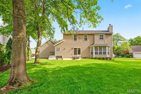 Exterior - 2412 Parkmoor Ct, Ballwin, MO 63021 photo 3 of 10