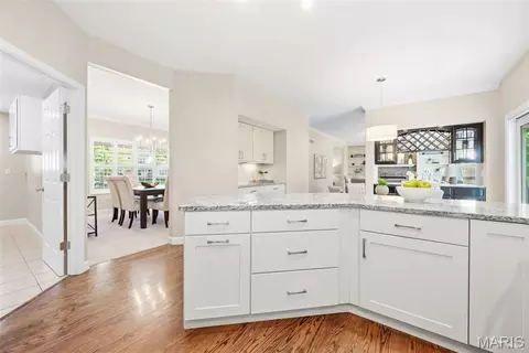 Kitchen - 2412 Parkmoor Ct, Ballwin, MO 63021 photo 2 of 5